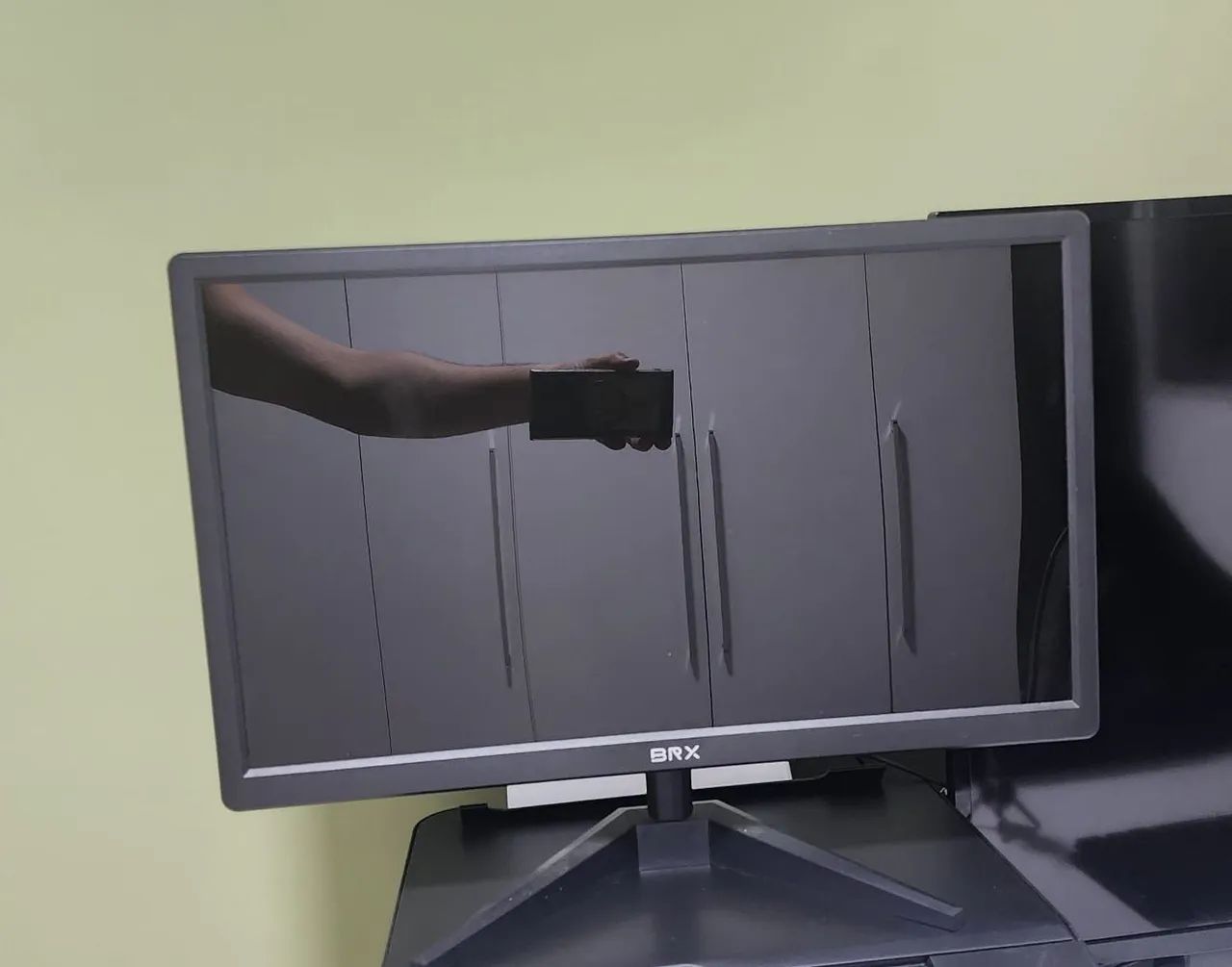 Vendo monitor de pc 23 polegadas. Extremamente novo! R$280,00
