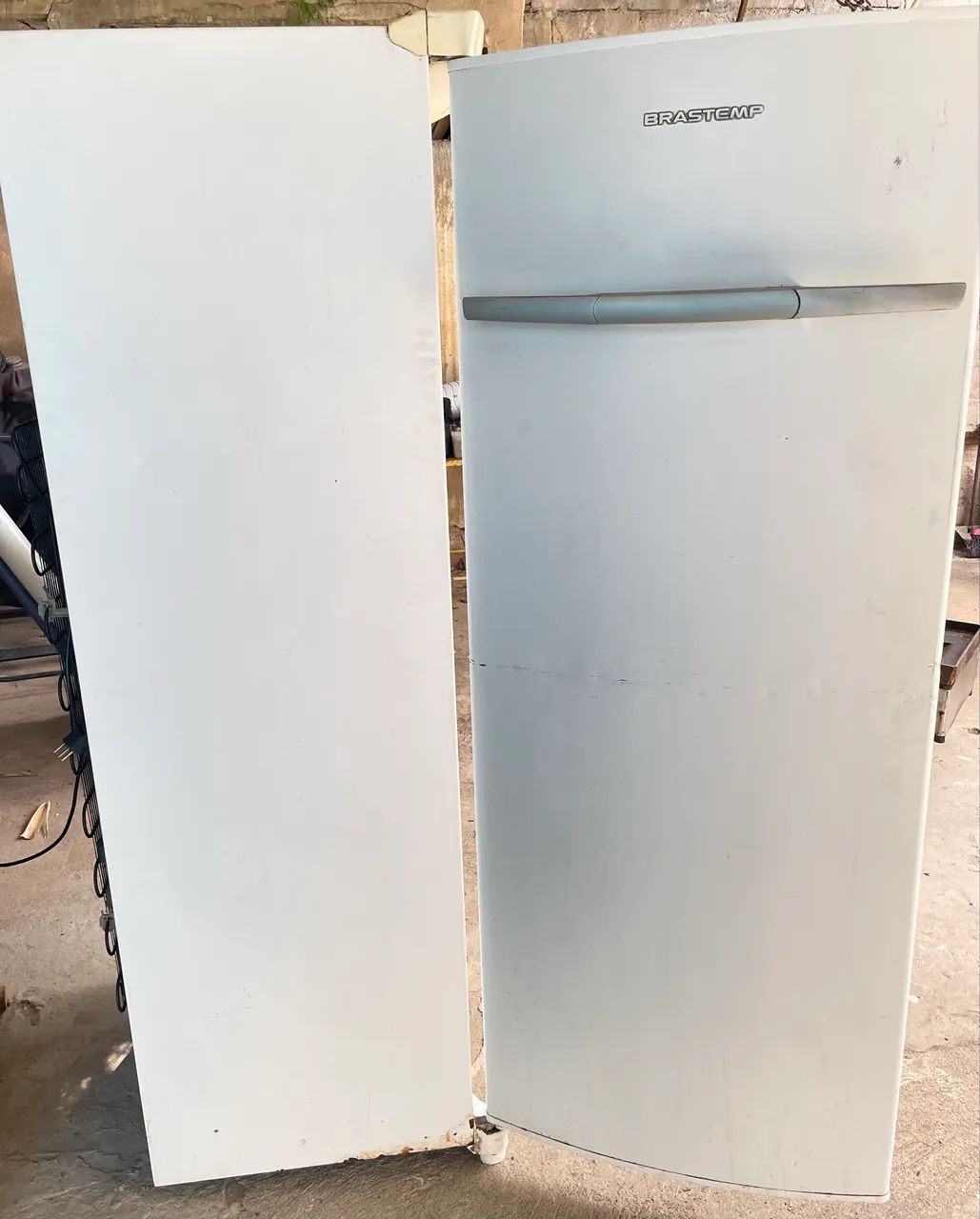 Freezer e geladeira vertical.  2 em 1.  - Foto 2