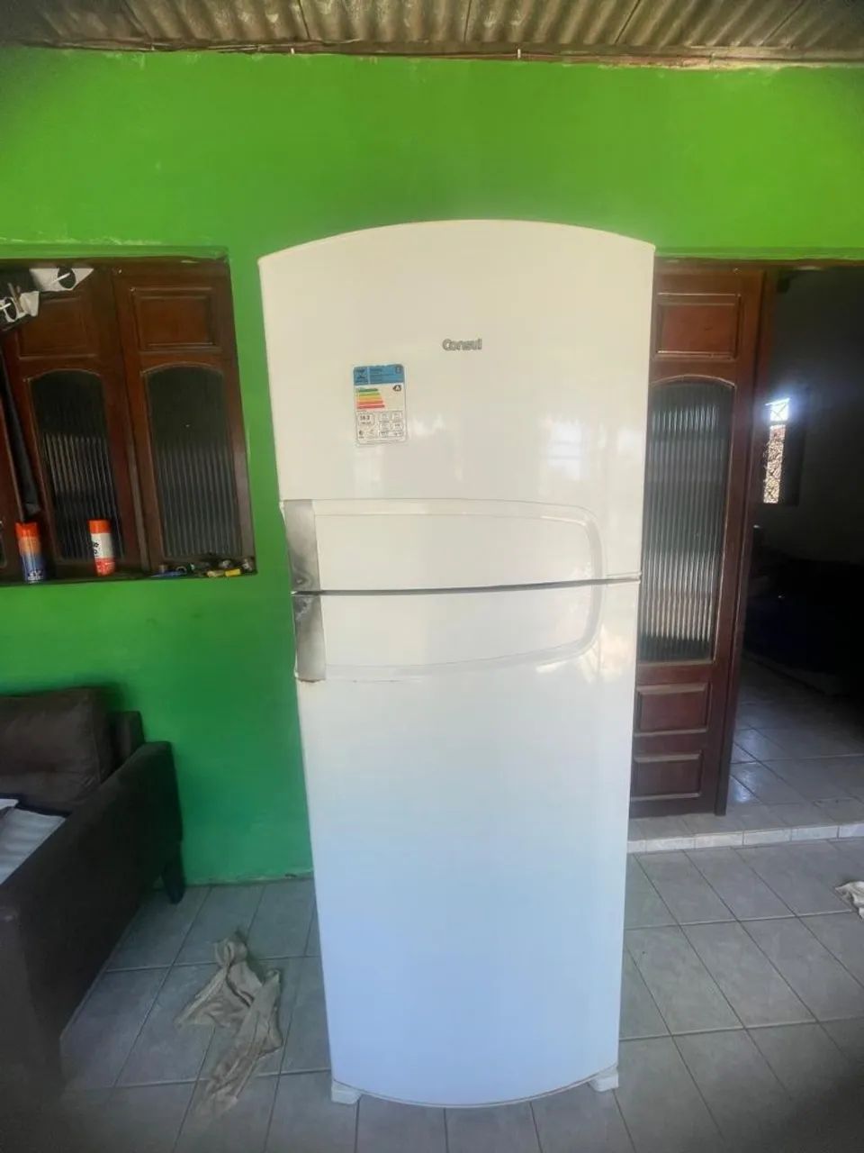 Geladeira Consul, parte de baixo só esfriando encima gela perfeitamente! Valor negociável