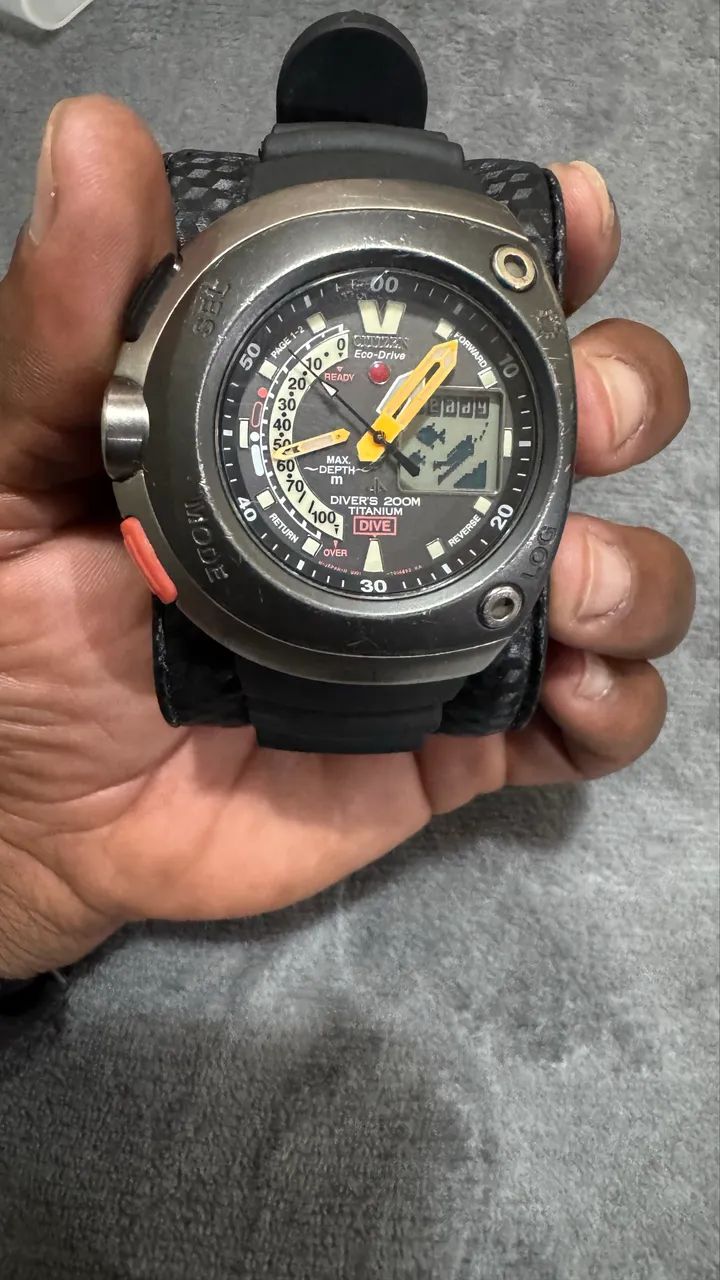 Citzen meia lua Titanium  - Foto 4