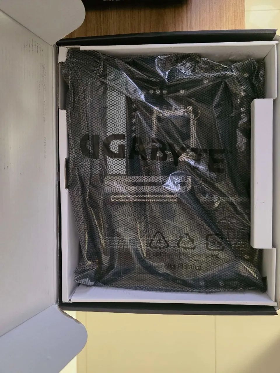 Placa mãe Gigabyte B650 Aorus Elite AX - Foto 2