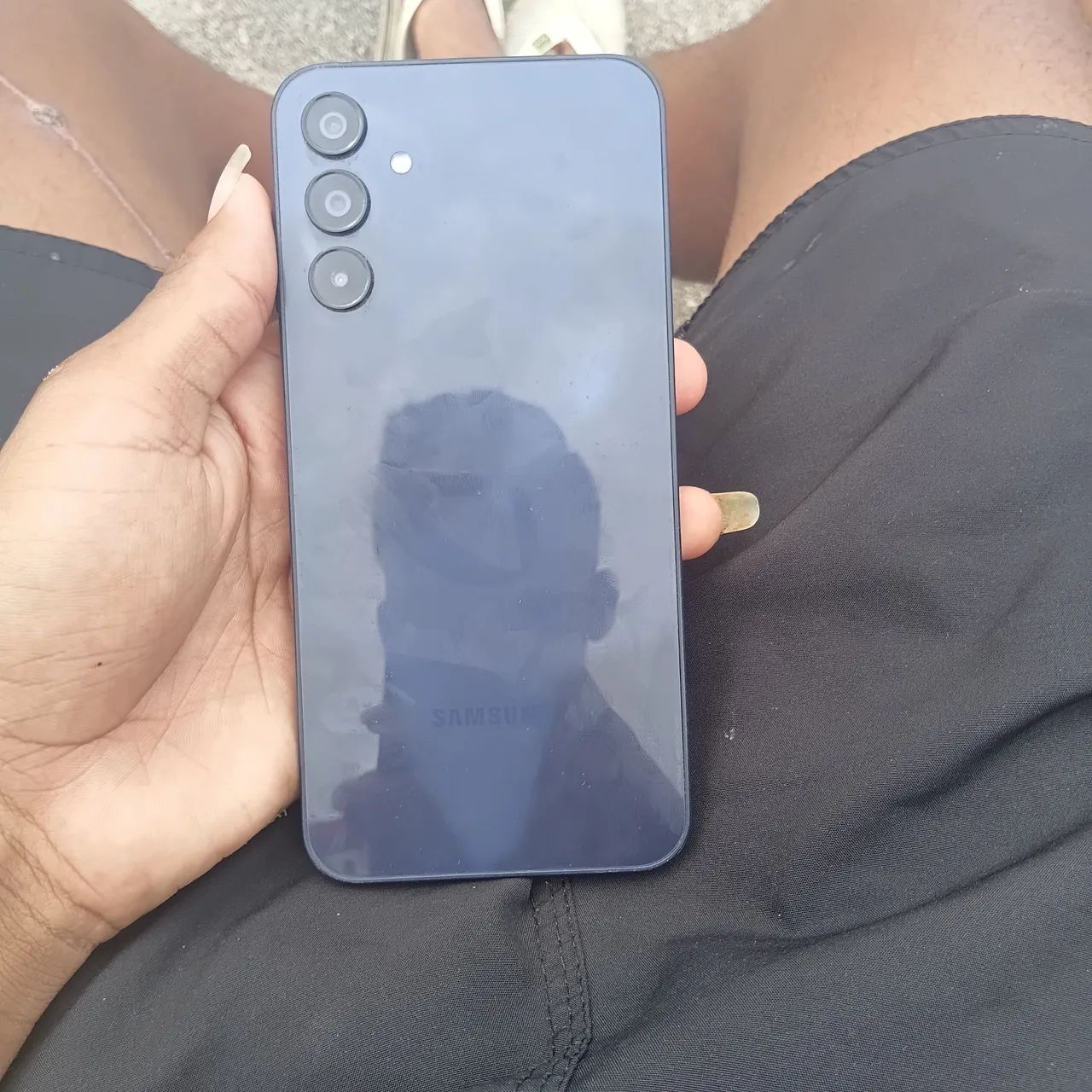 Celular bom todo file poucos meses de usado 