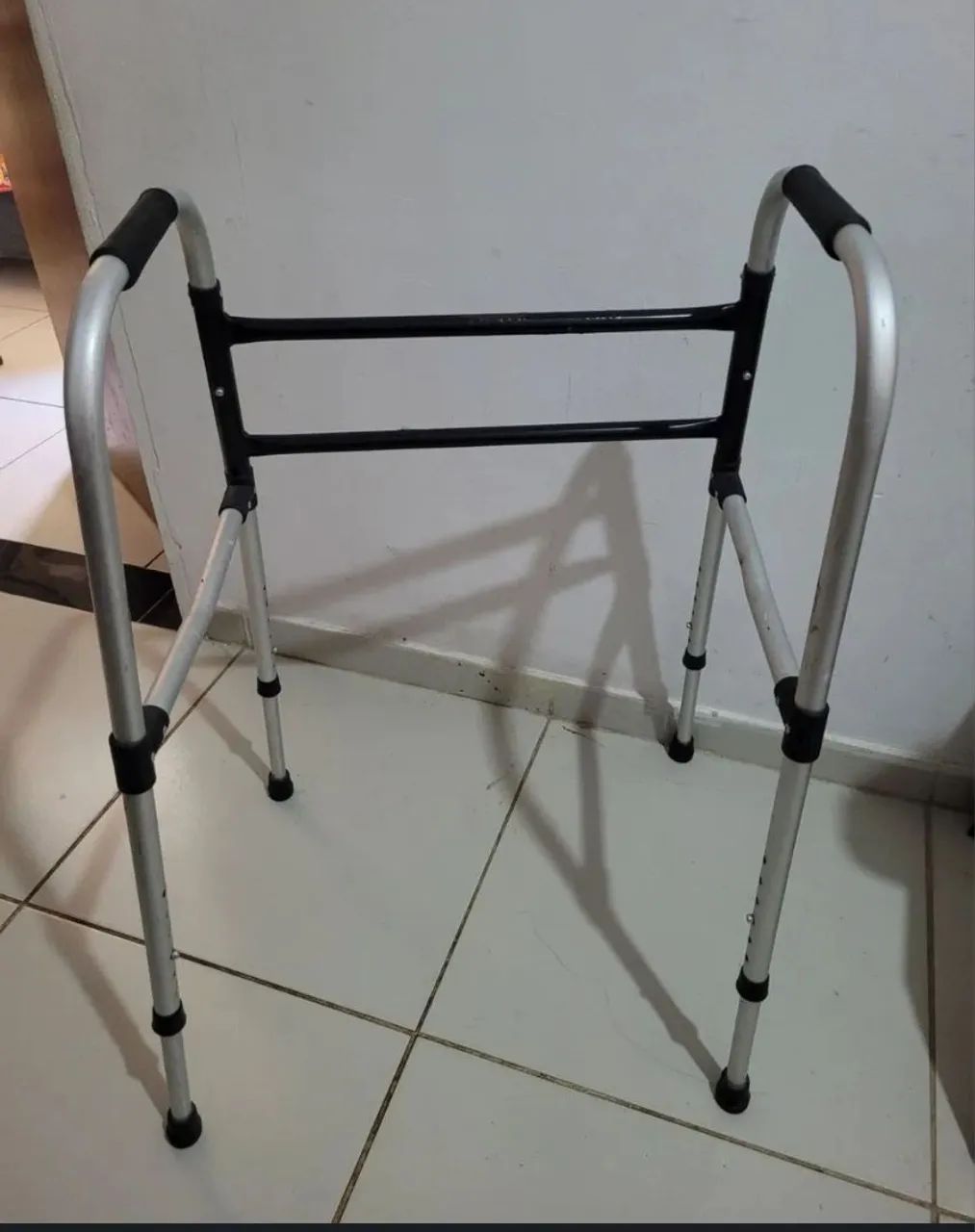 Andador adulto
