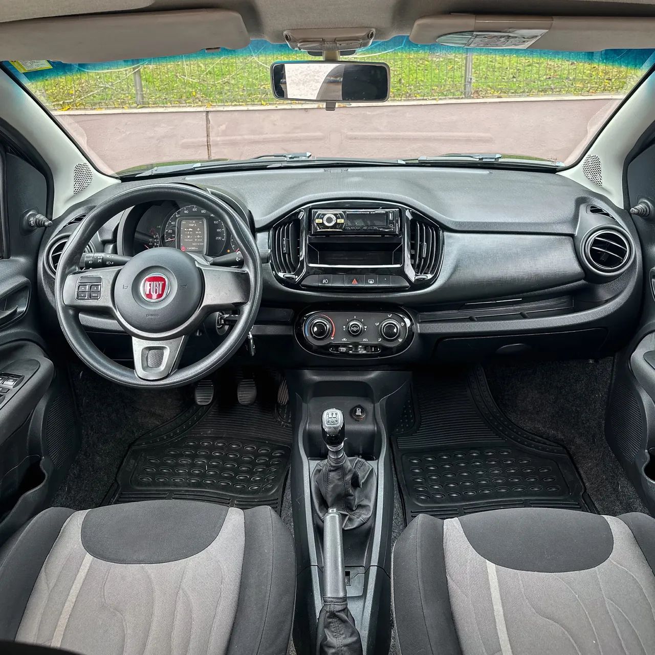 Fiat Uno WAY Celeb. 1.0 EVO Fire Flex 8V 5P 2015 - Foto 4