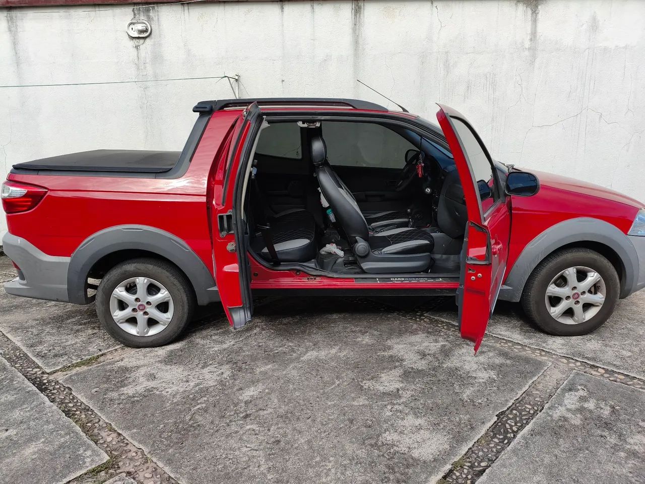 Fiat Strada Working Hard 1.4 Fire Flex 8V CD 2017 - Foto 2