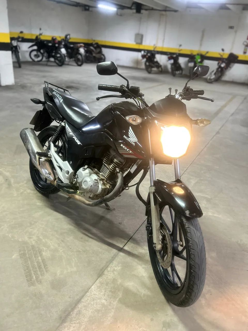 Moto nova, no ponto de usar. 