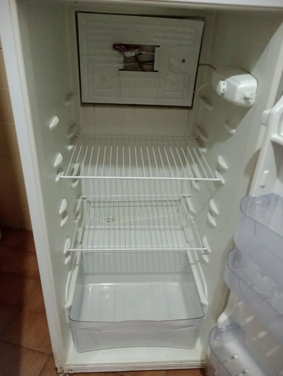Geladeira com defeito - Foto 5