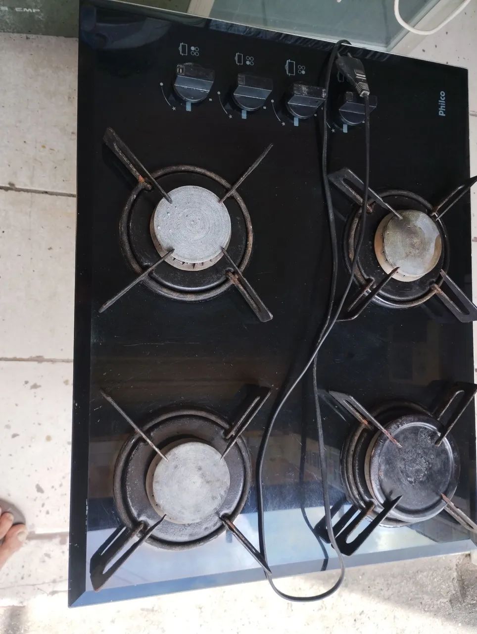 Fogão de mesa de 4 bocas.