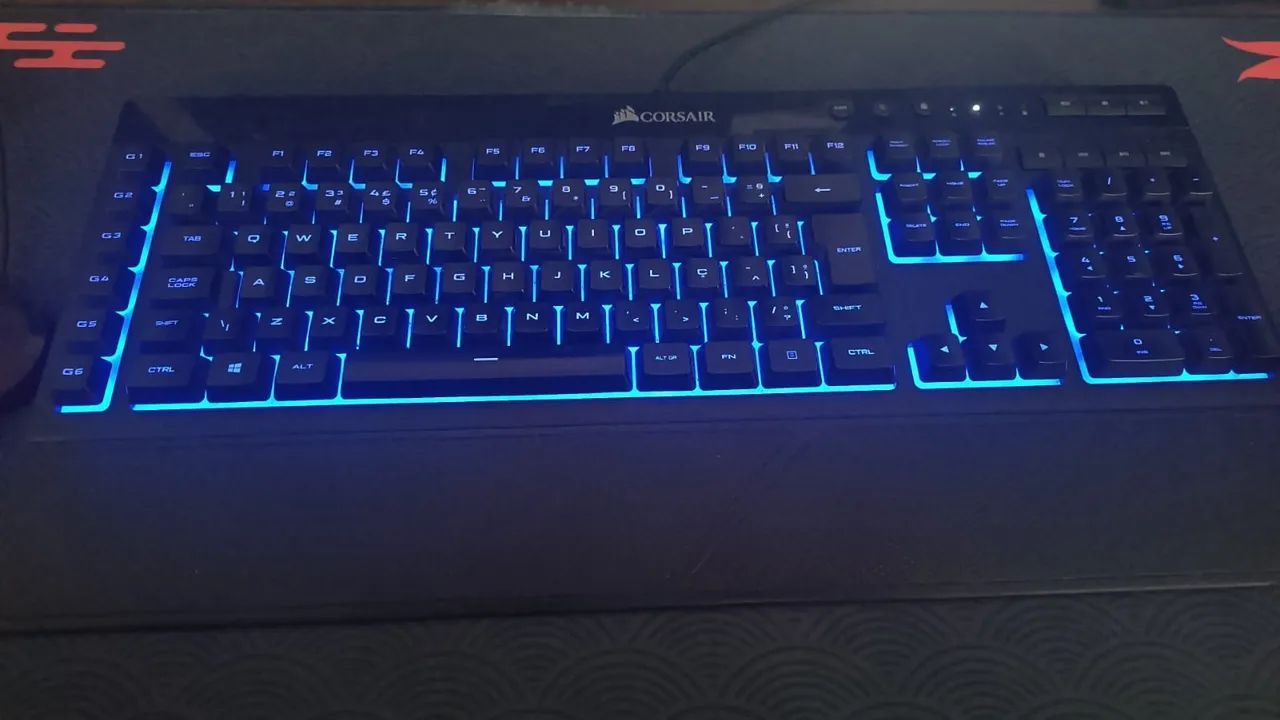 Teclado Corsair K55 RGB