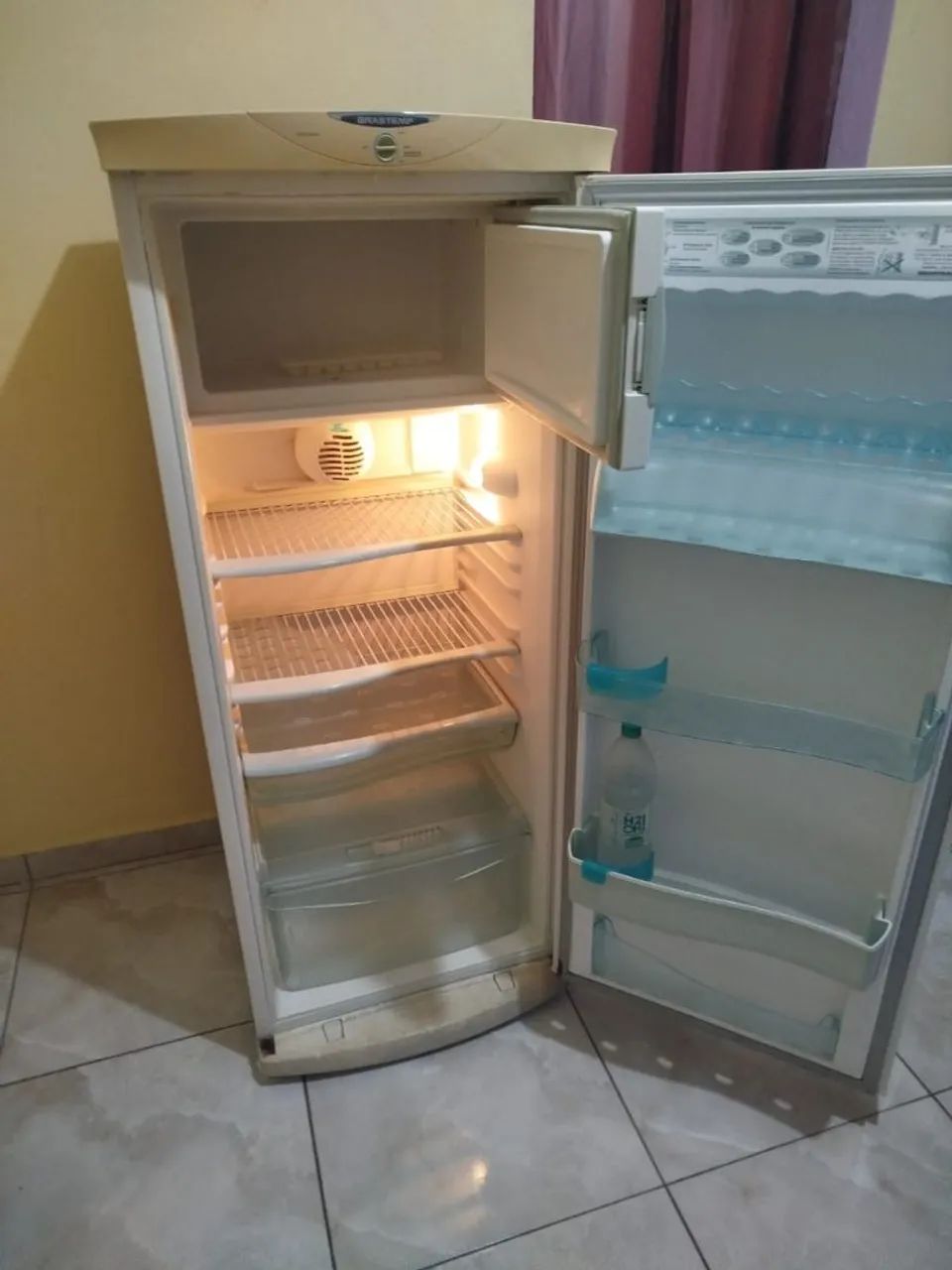 Brastemp 310 inside freezer  - Foto 5