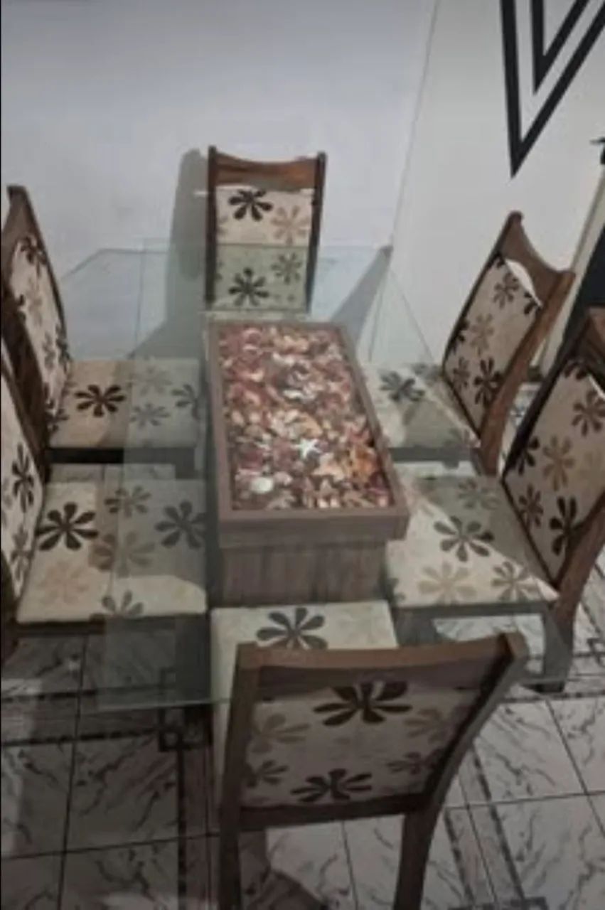 Mesa de Jantar com Tampo de Vidro com 6 Cadeiras
