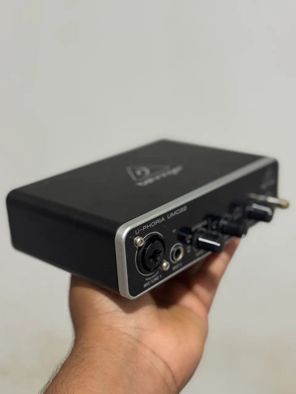 Interface de Áudio Behringer U-Phoria UMC22 - Foto 2