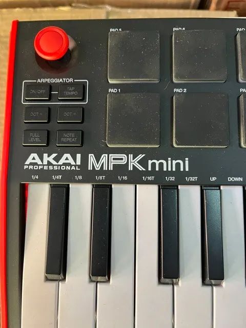Controladora AKAI MPK Mini - Foto 4