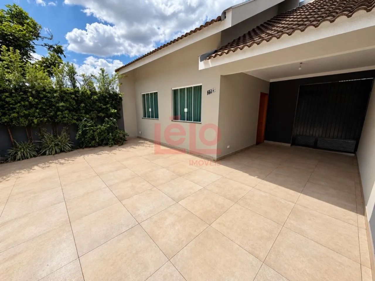 Casa à Venda no Jardim Universo
