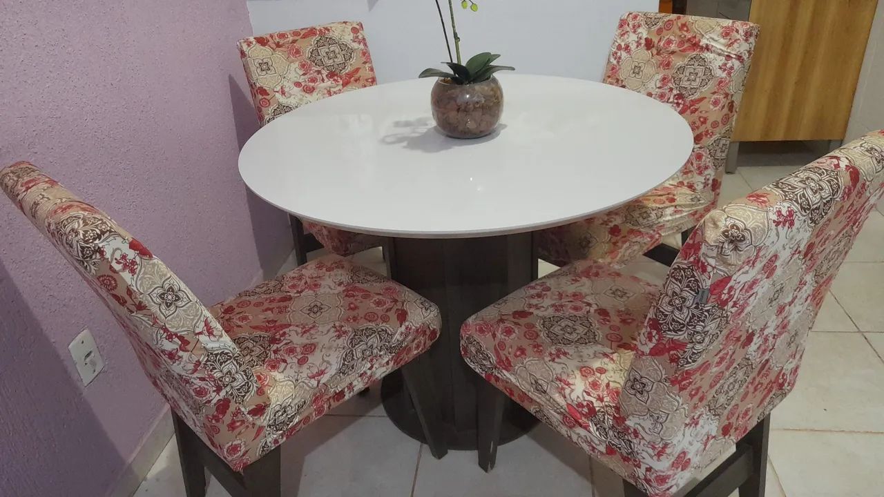 Vendo sofá mais mesa e rack 65570217329665125