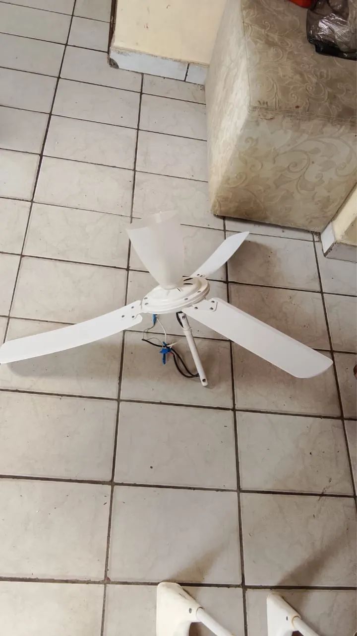 Ventilador de teto com lustre