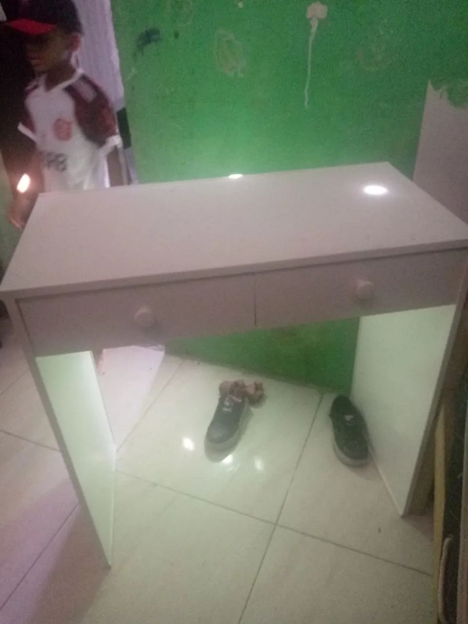 Vende mesa de manicure toda branca ! - Foto 4