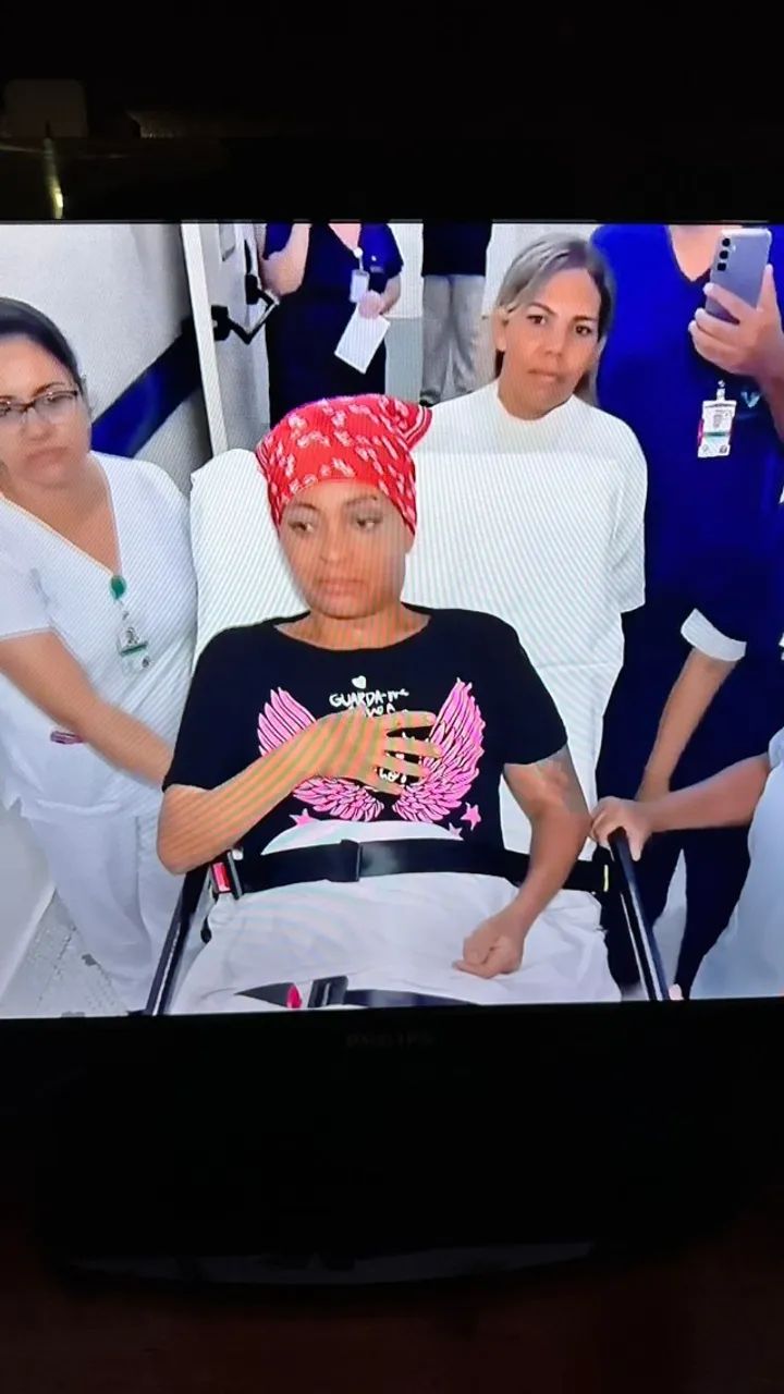 TV PHILIPS 32" - NÃO É SMART - Foto 4