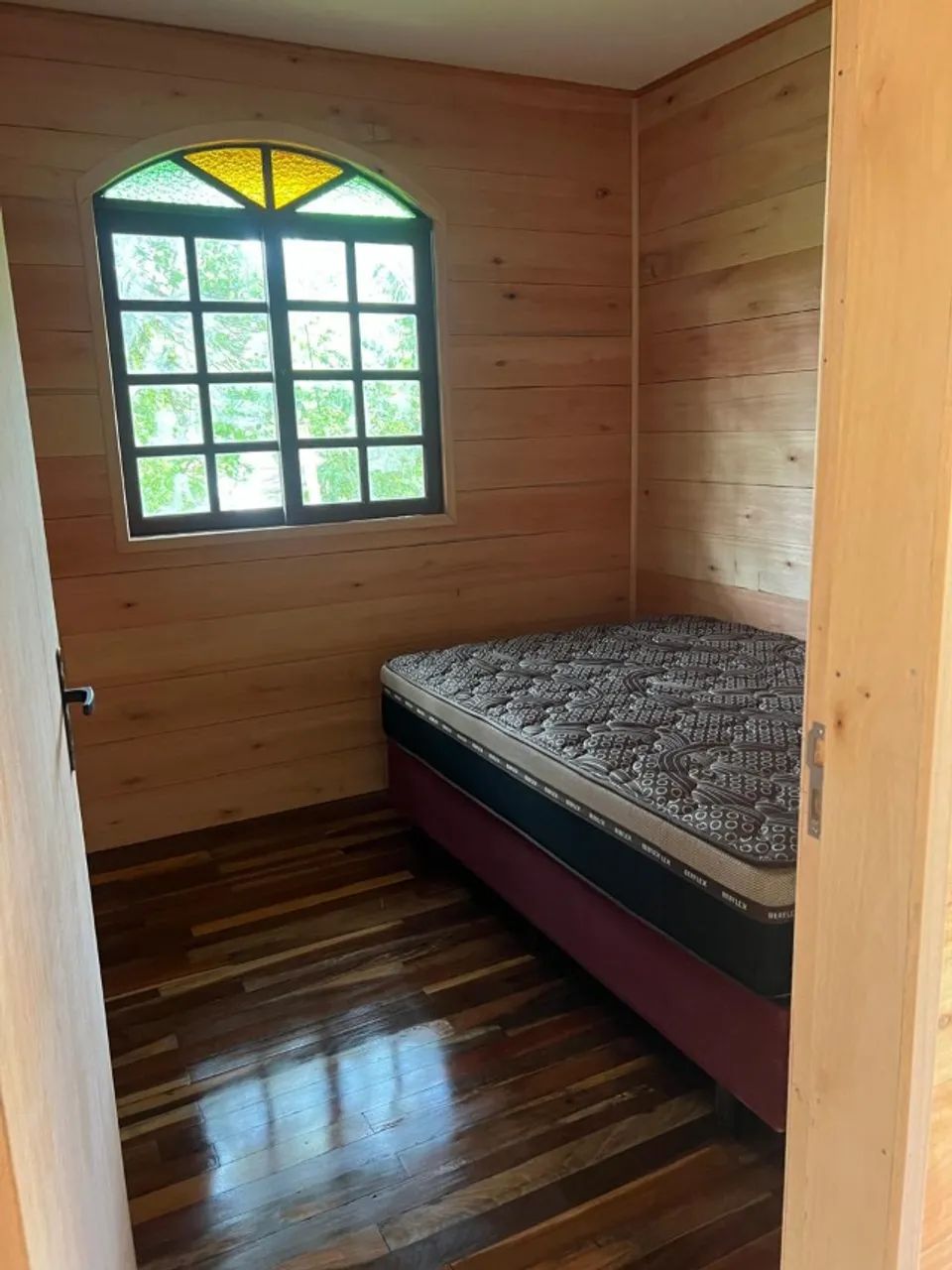 Chalé de Madeira com 2 Quartos em Meio à Natureza - Foto 2
