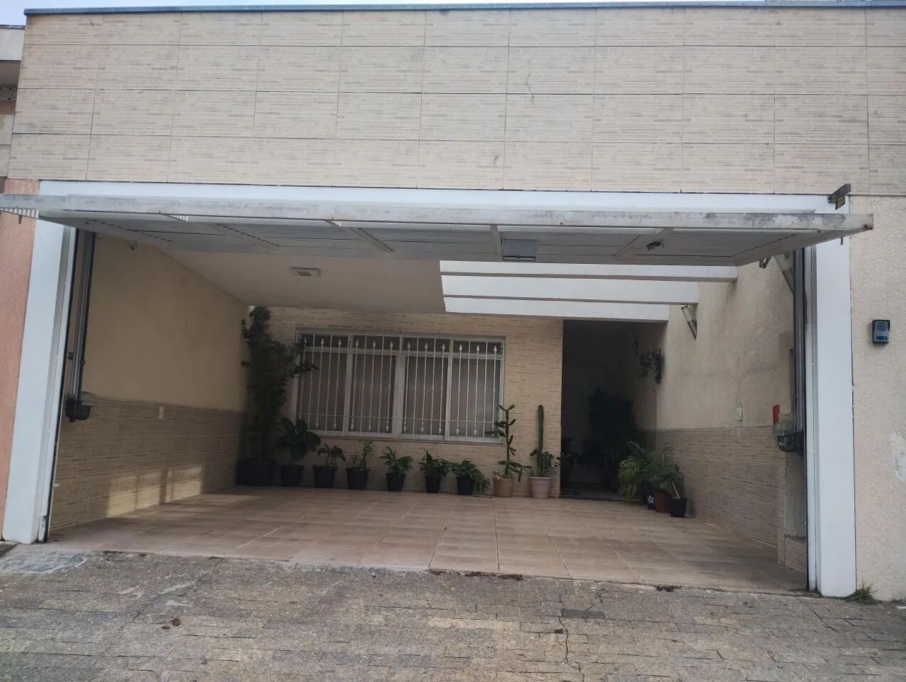 Casa para alugar com 2 quartos e piscina no Jaguaré FL05