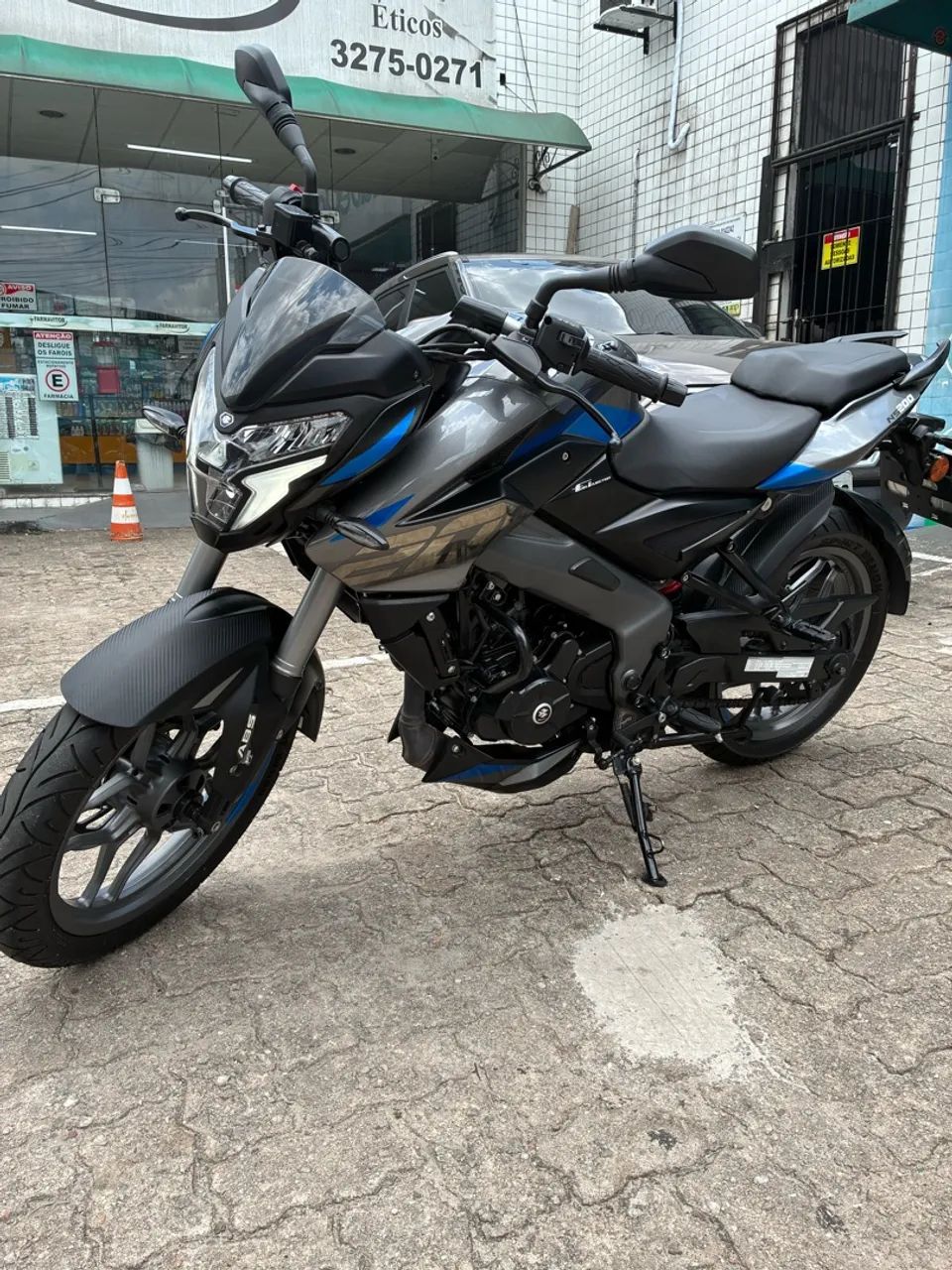 DOMINAR NS200 BAJAJ