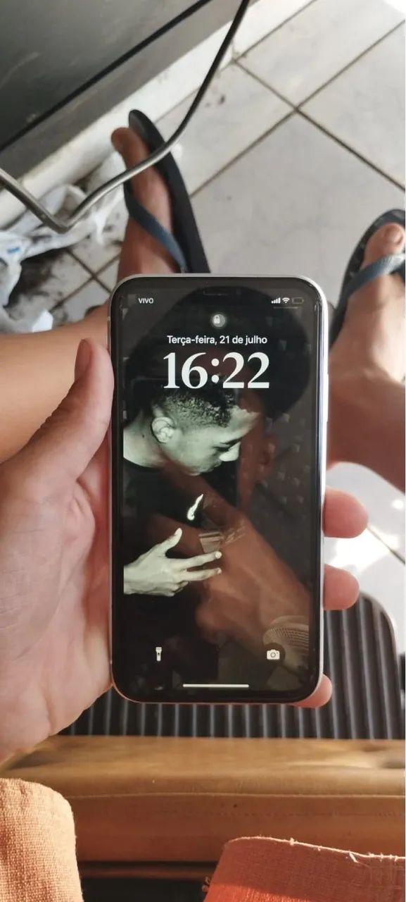 Vendo iPhone XR branco  - Foto 2
