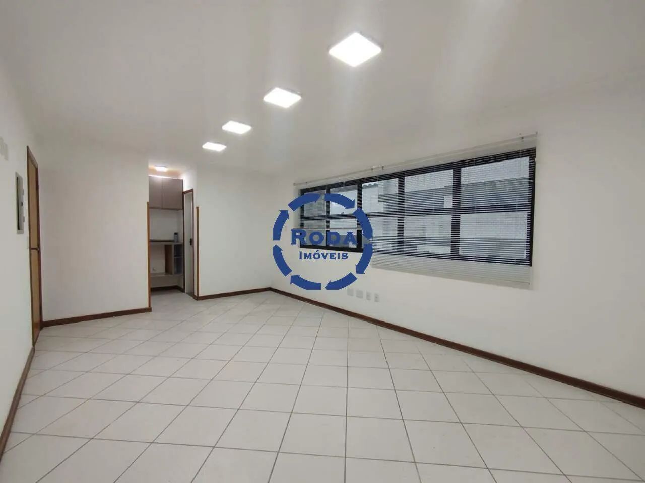 Sala Comercial na Av. Pedro Lessa  35m²  Oportunidade em Santos