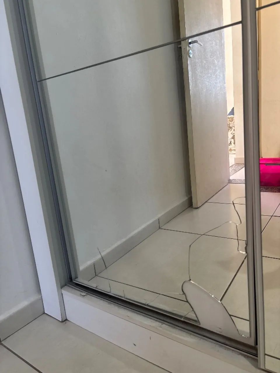 VENDO GUARDA ROUPA - Foto 3