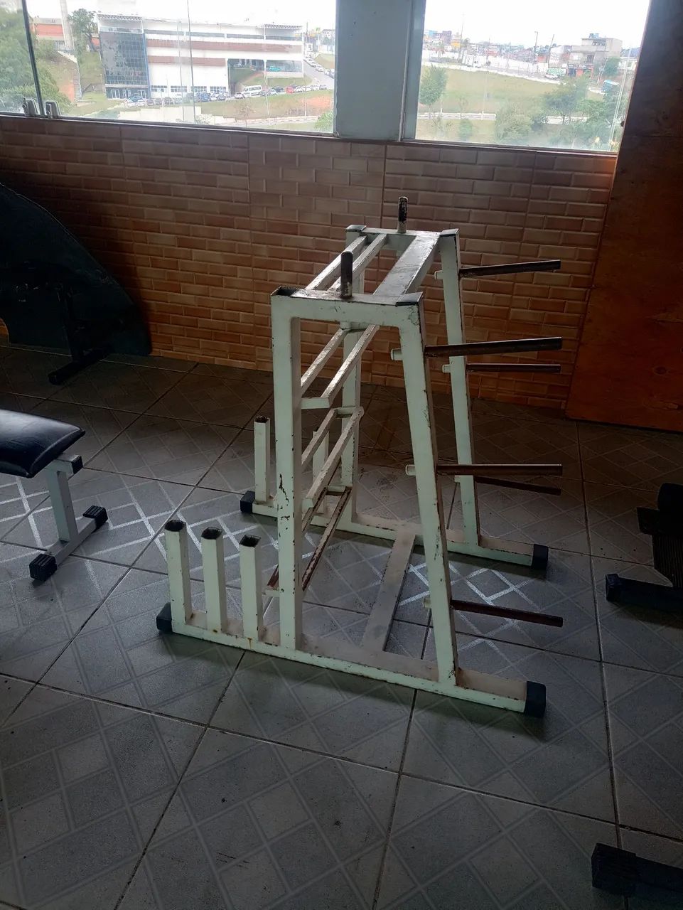 Vendo suporte de anilhas, alteres e barras  - Foto 2