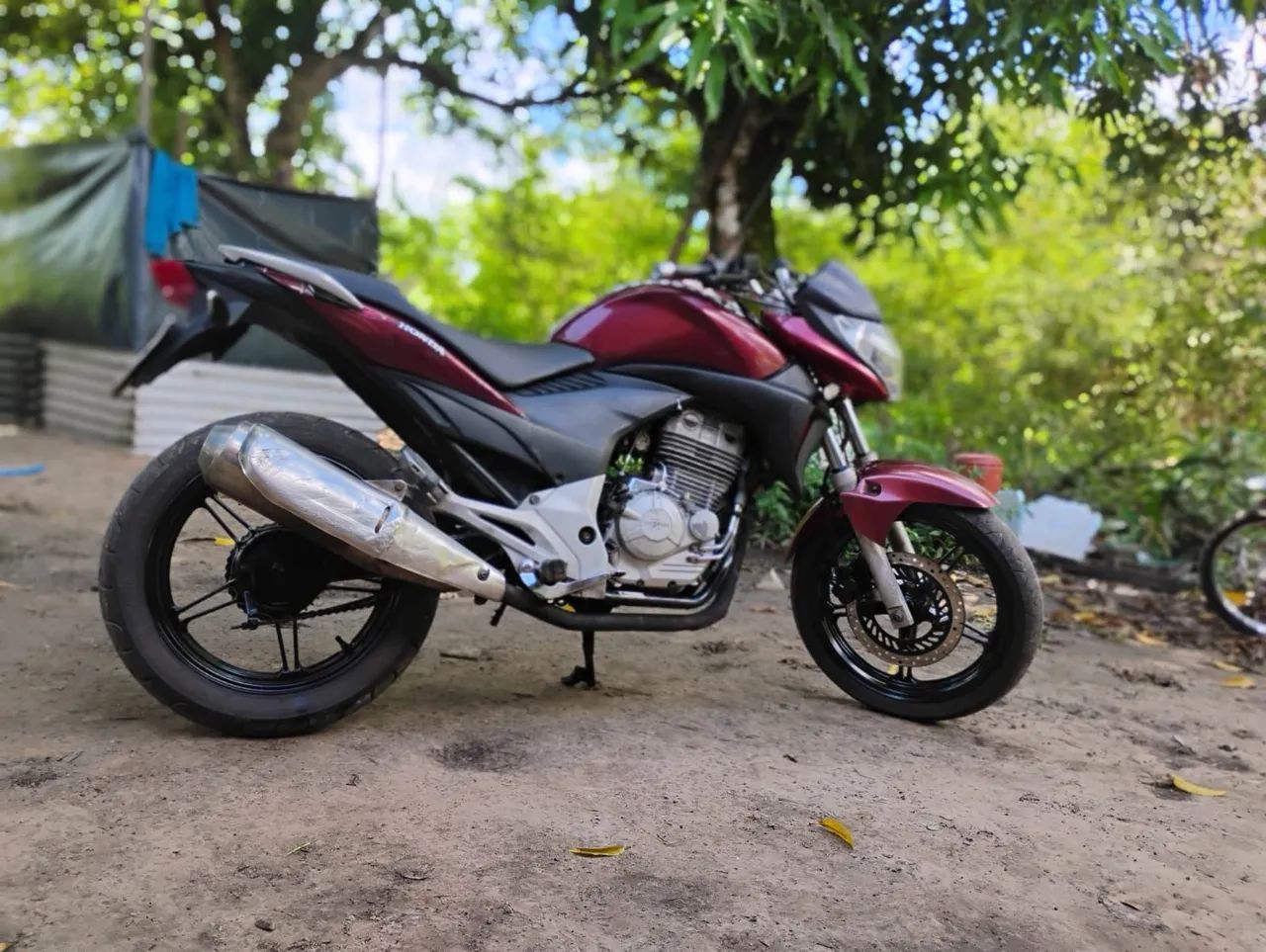 Cb300 só o filé pega e roda, só chama se quiser a moto realmente ?