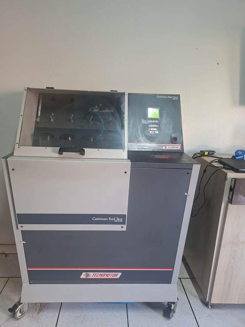 Vendo bancada de commo rail tecnomotor 510 - Foto 2