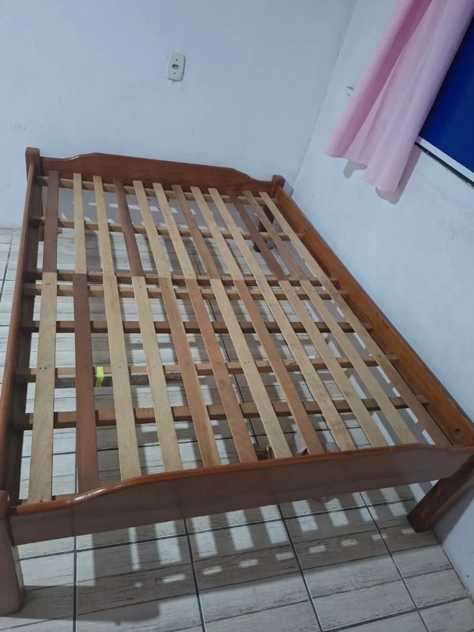 Vendo cama de casal madeirade angelim