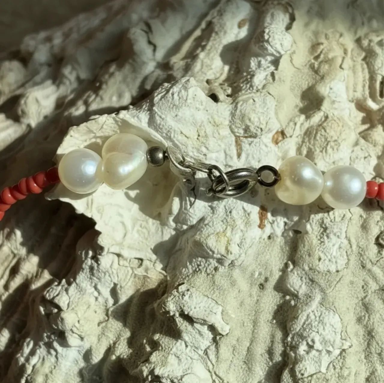 Colar Choker De Miçangas Vermelhas Com  contas de Pérolas| Júlia Rosa - Foto 2