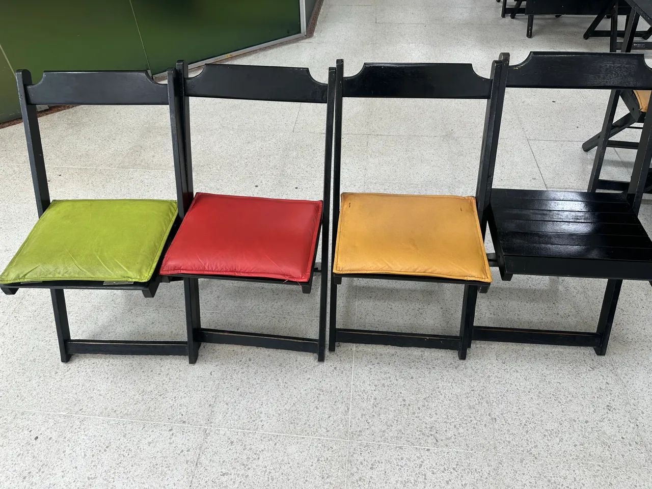 Cadeiras seminovas - Foto 4