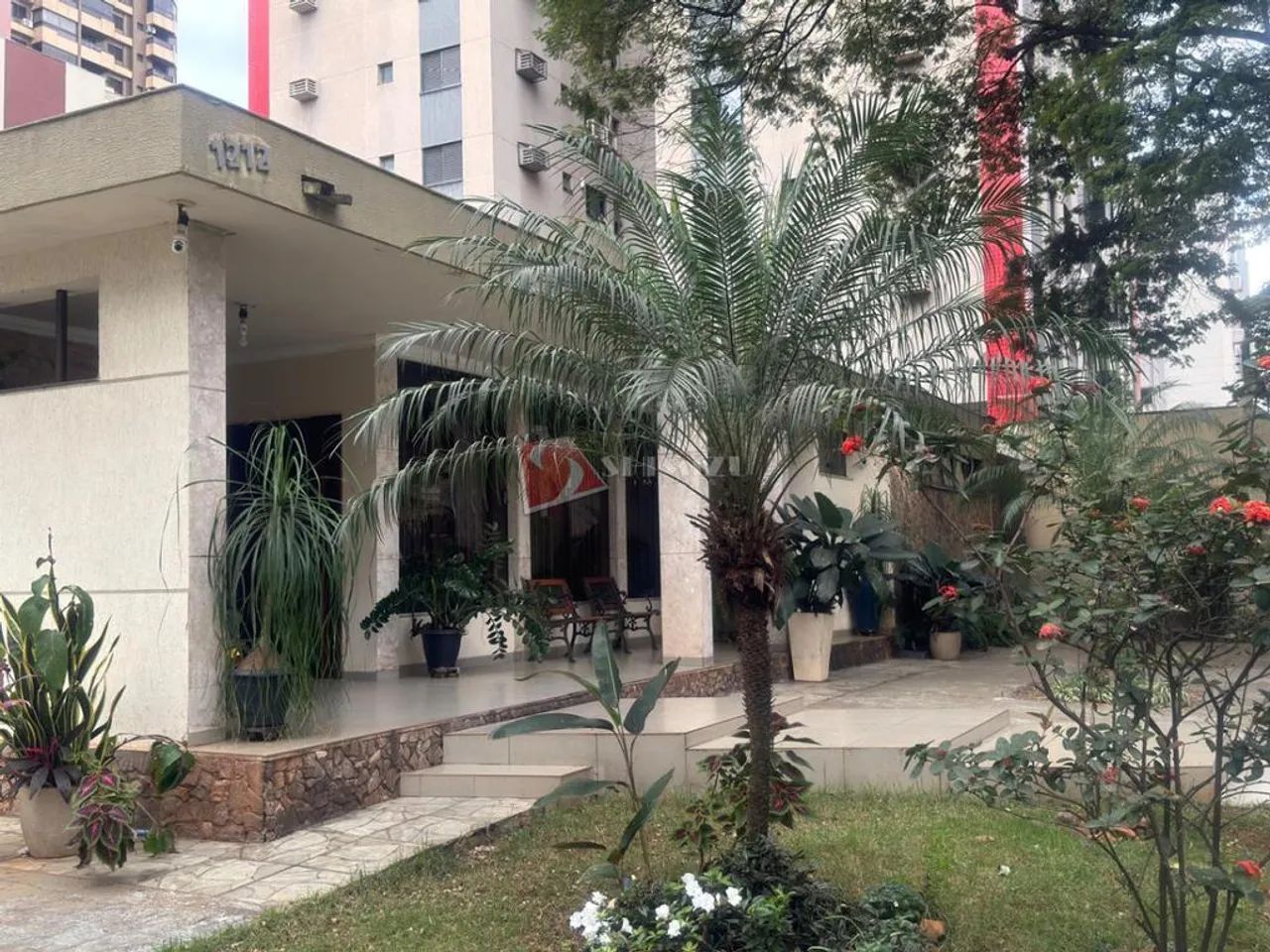 Casa para alugar em Maringá, Zona 07, com 5 quartos, com 400 m² - Foto 2