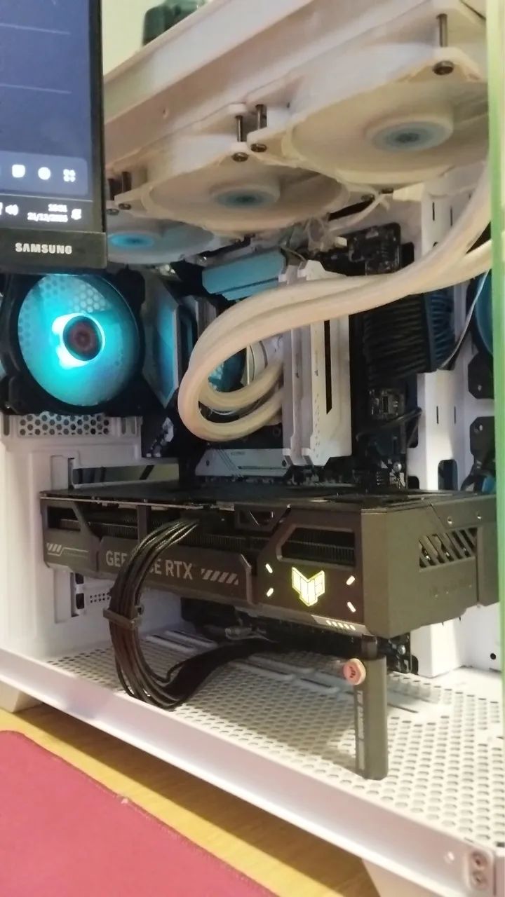 RTX 5070 TUF GAMING 12GB (usada) - Foto 4