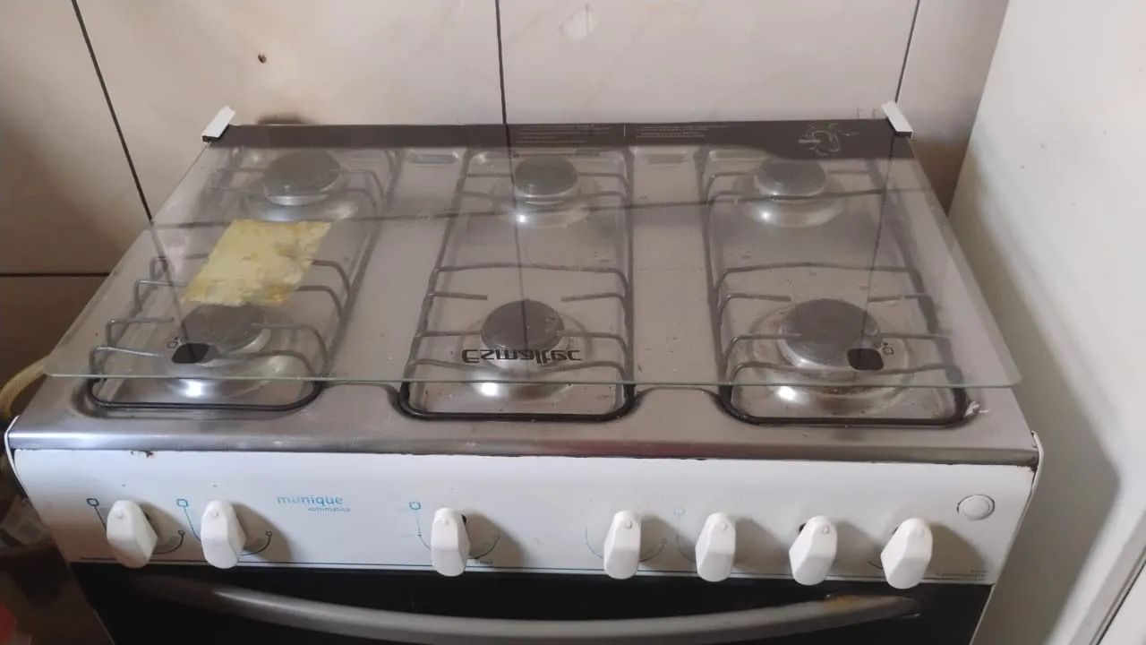 VENDO FOGÃO 6 BOCAS 