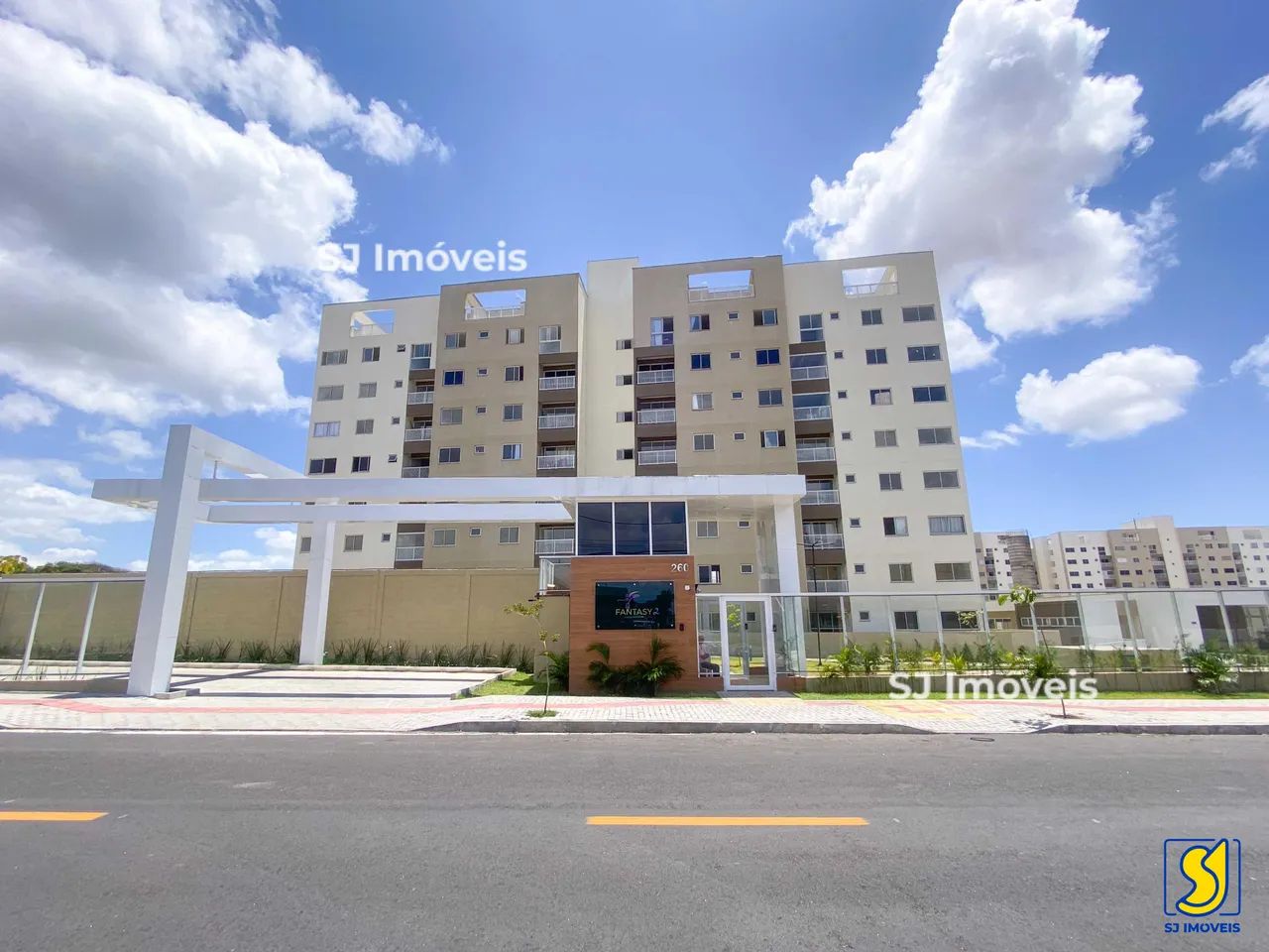 Apartamento para 1ª locação com varanda no Antônio Bezerra