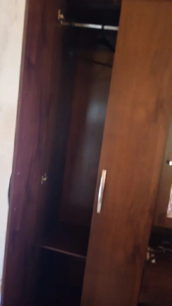Á venda guarda roupas - Foto 3