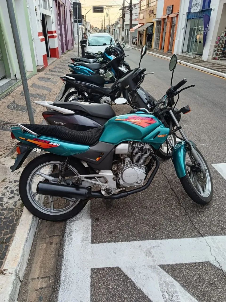 CBX 200 - Foto 3