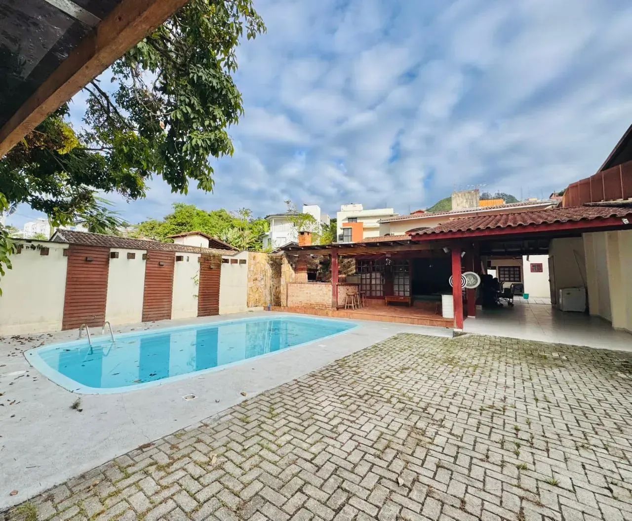 Casa para venda com 300 metros quadrados com 5 quartos em Trindade - Florianópolis - Santa