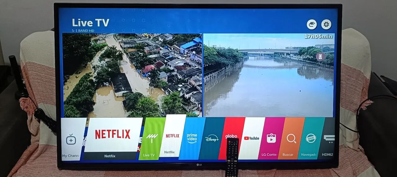 Só venda Smart TV LG 49 polegadas com pequeno detalhe na tela  - Foto 2