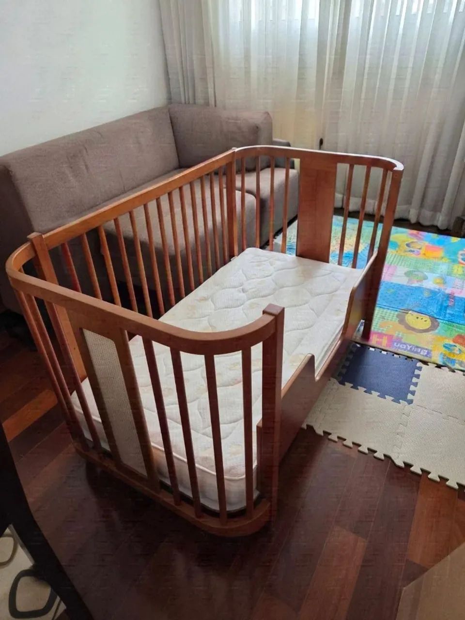 Berço oval 2 em 1 - vira cama - Foto 2