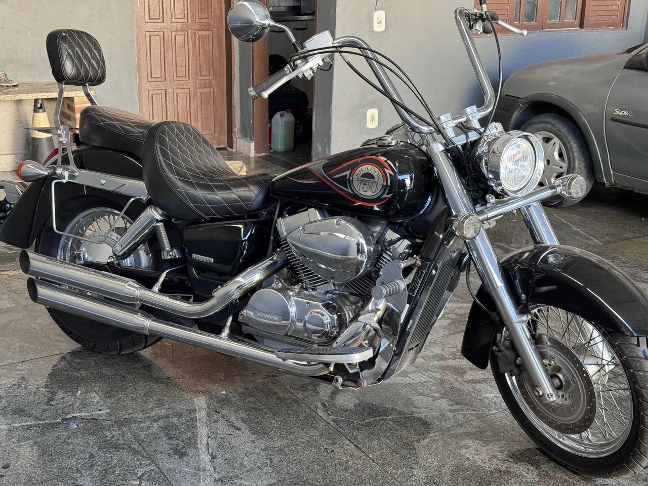 Shadow 750 