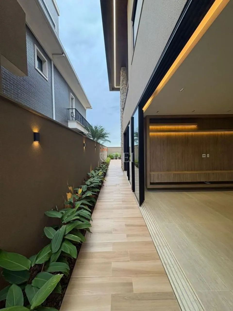 Sobrado com 4 Quartos, Cidade Empresarial Nova Aliança 2 - Rio Verde - Foto 4