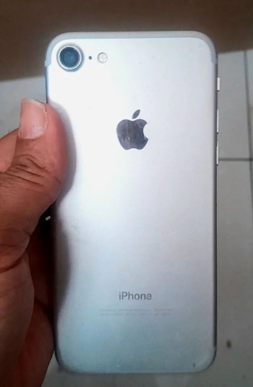 Iphone 7 128Mb prata com Defeito  - Foto 3