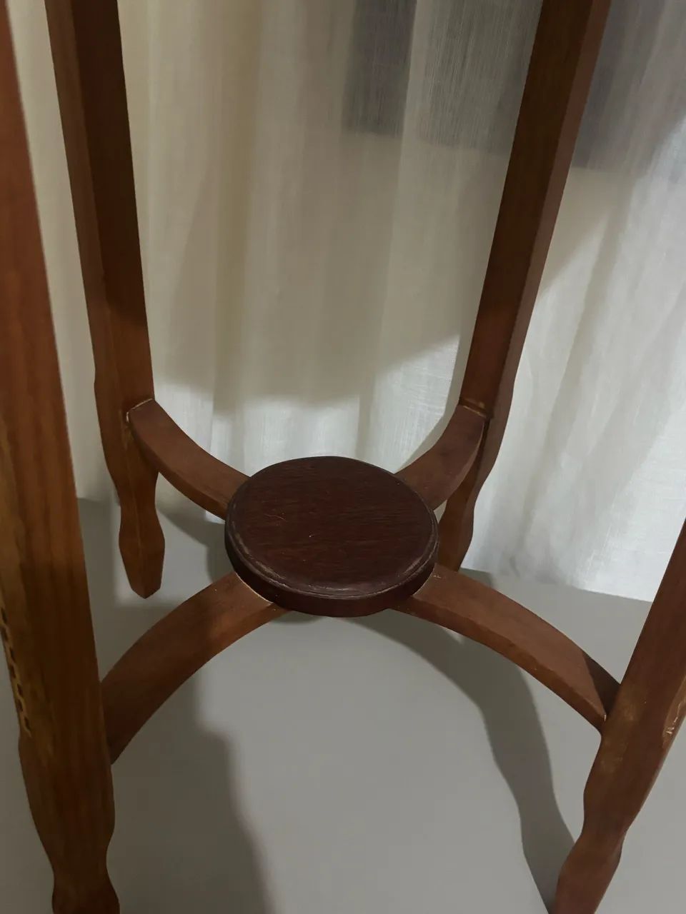 Mesa Lateral de Madeira Maciça com Marchetaria - Foto 2