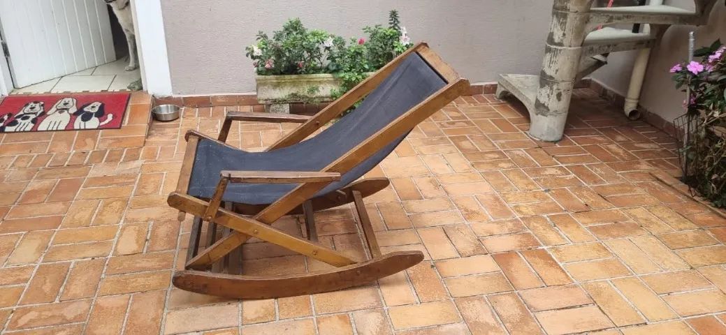 cadeira de balanço dobrável de madeira maciça com tecido - Foto 2