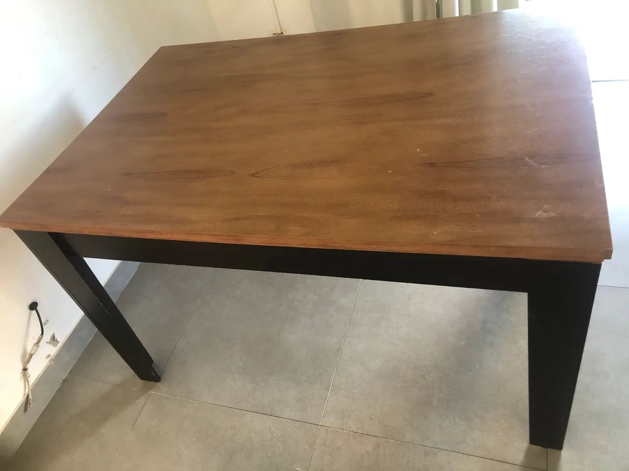 Mesa retangular 4 a 6 lugares 