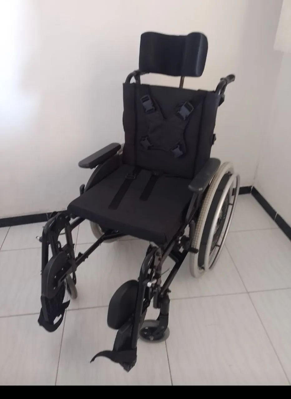 Cadeira de rodas para idosos 